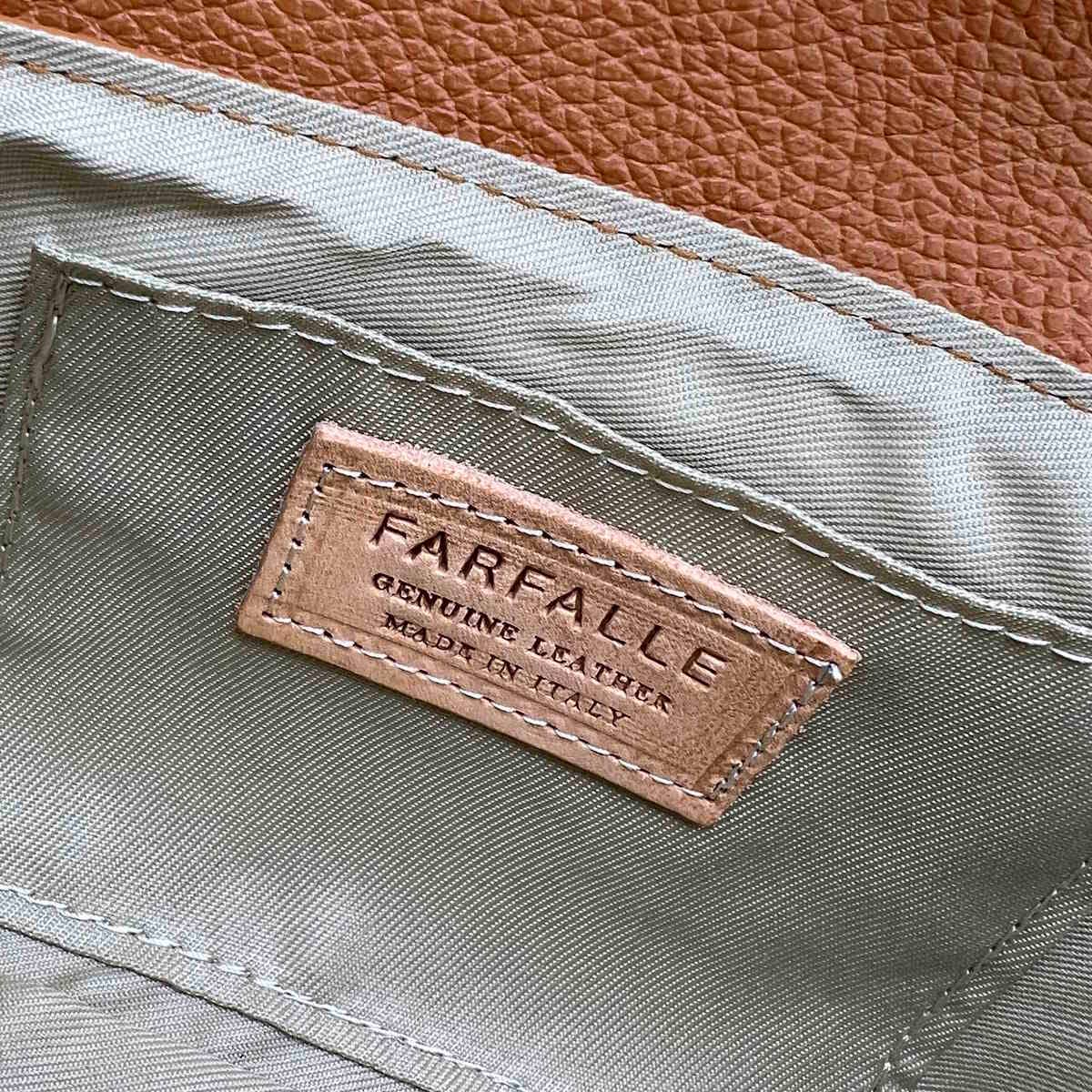 Kleine Umhängetasche aus echtem Leder mit Kette, Hergestellt in Italien, Art. 112489FA